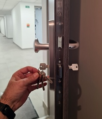 zárcsere Budapesten szakemberrel helyszíni kivitelezés